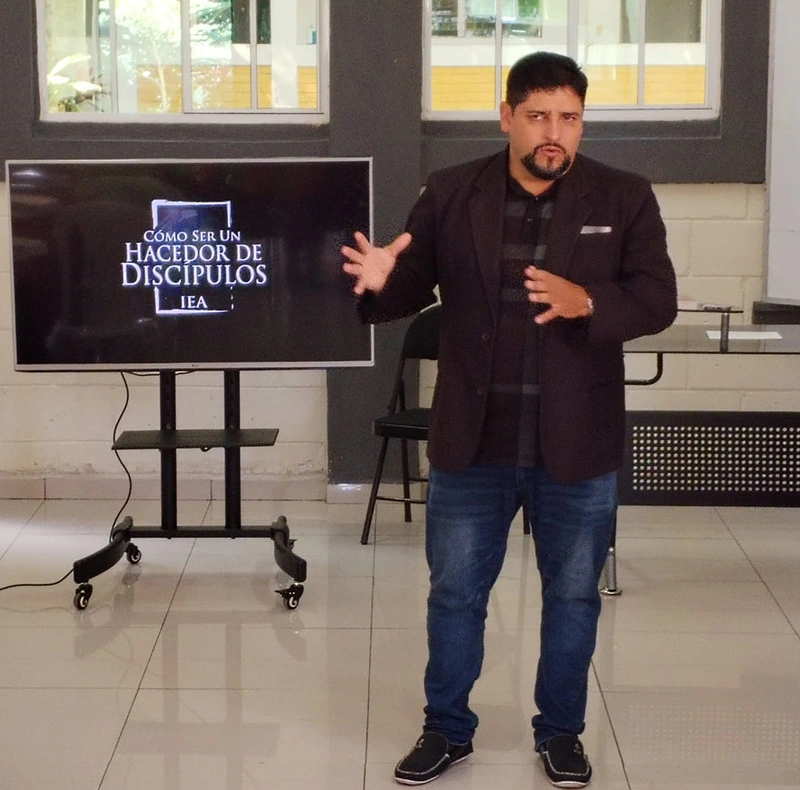 dec2023 elsalvador 2b &bull; Becoming a Disciple-Maker