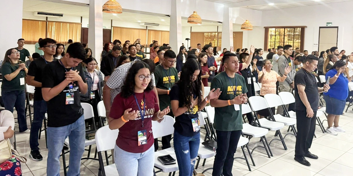 july2025 elsalvador 03 1200 • Becoming a Disciple-Maker